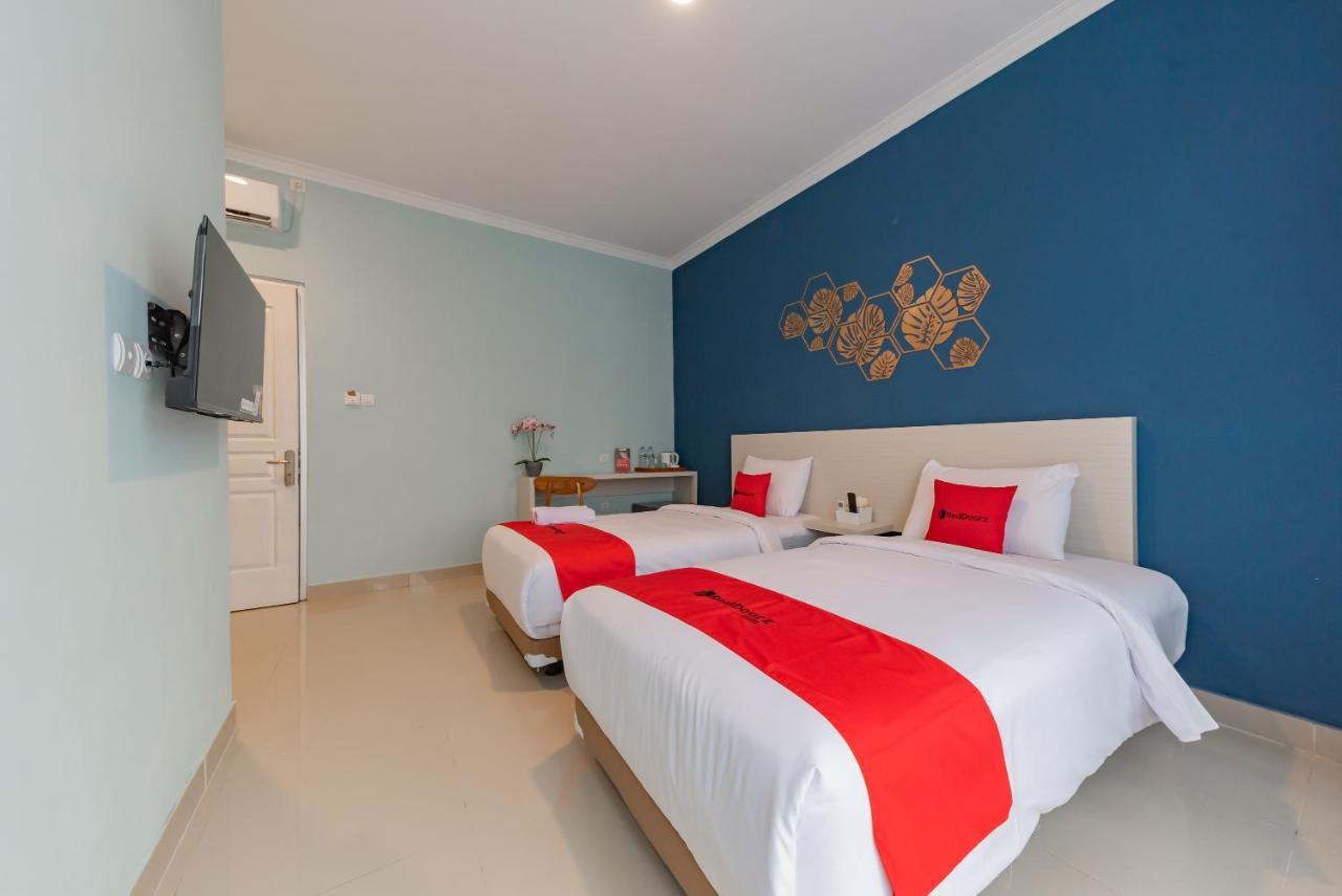 Reddoorz Plus Near Surapati Core 万隆 外观 照片